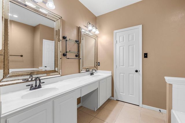 70 Harvest Wind Place, The Woodlands, TX 77382