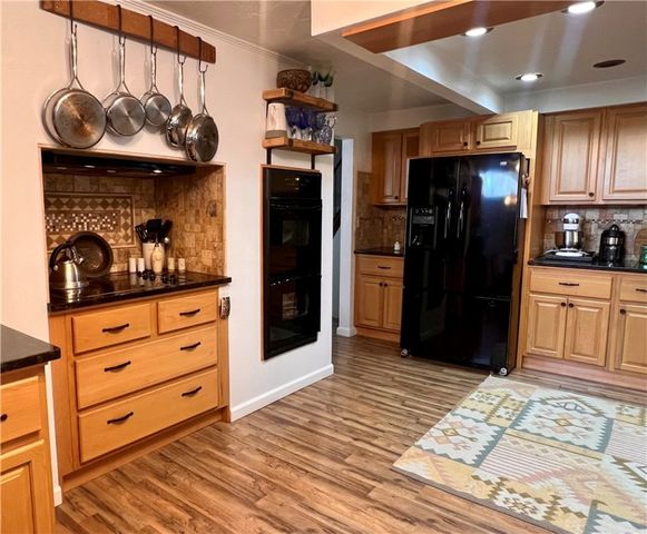 306 Black Walnut Dr, Salem Twp, PA 15601