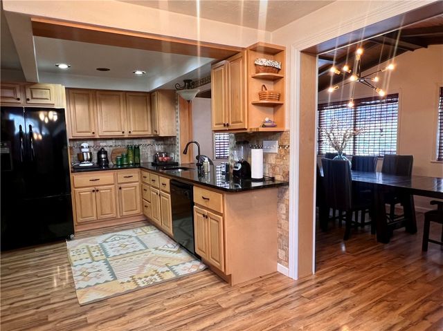 306 Black Walnut Dr, Salem Twp, PA 15601