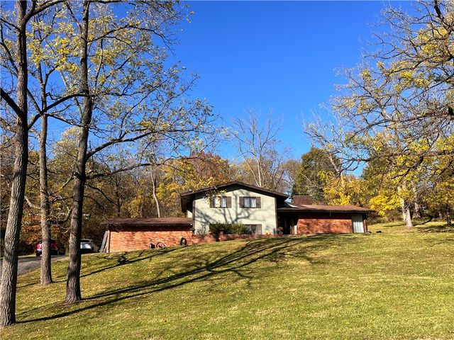 306 Black Walnut Dr, Salem Twp, PA 15601