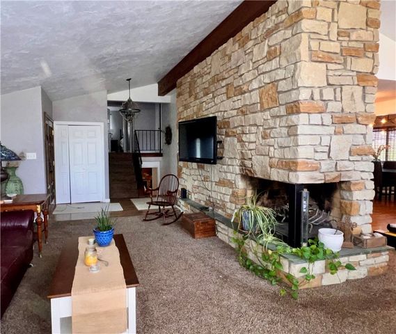 306 Black Walnut Dr, Salem Twp, PA 15601