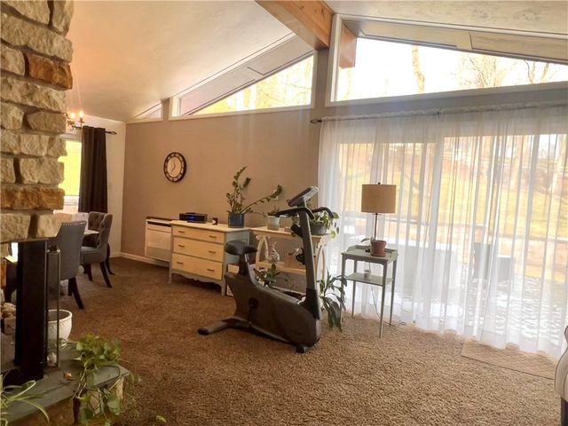 306 Black Walnut Dr, Salem Twp, PA 15601