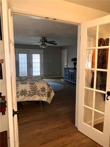 306 Black Walnut Dr, Salem Twp, PA 15601