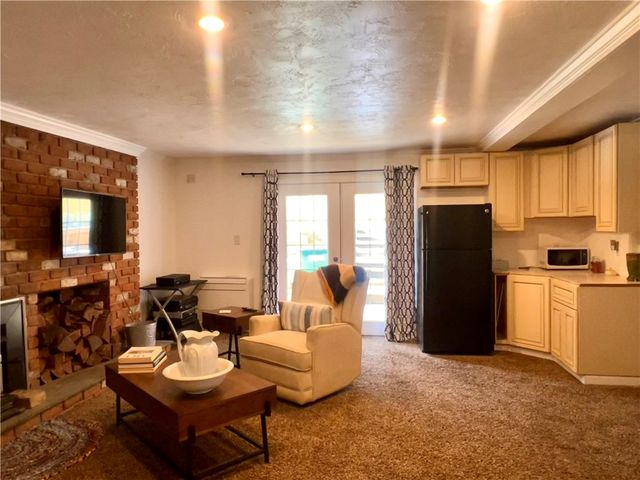 306 Black Walnut Dr, Salem Twp, PA 15601