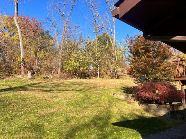 306 Black Walnut Dr, Salem Twp, PA 15601