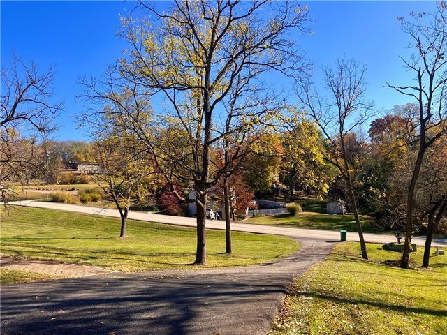 306 Black Walnut Dr, Salem Twp, PA 15601