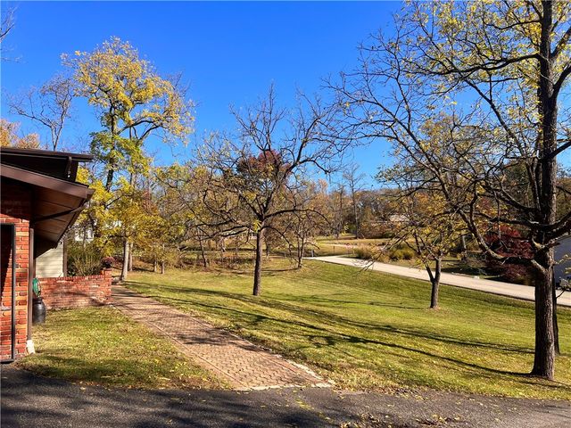 306 Black Walnut Dr, Salem Twp, PA 15601