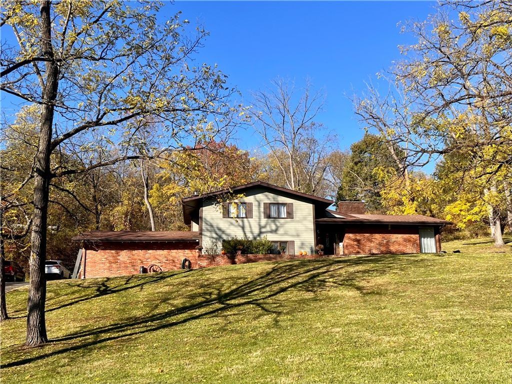 306 Black Walnut Dr, Salem Twp, PA 15601