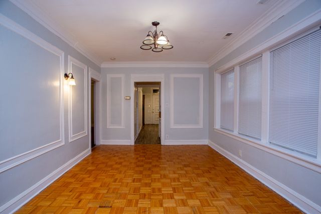 7637 S Phillips Avenue, Chicago, IL 60649