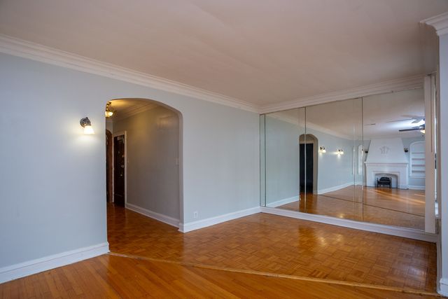 7637 S Phillips Avenue, Chicago, IL 60649