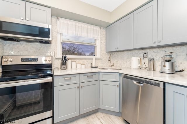 50 Deanna Dr Unit 130 130, Hillsborough Twp., NJ 08844
