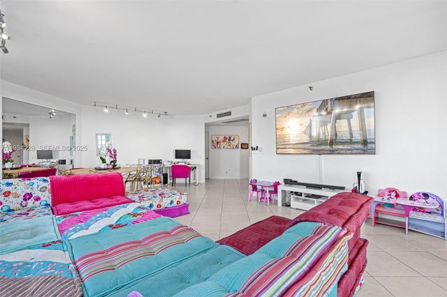 3801 NE 207th St 603, Aventura, FL 33180