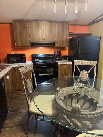 4223 WATERWOOD PASS, Elmendorf, TX 78112