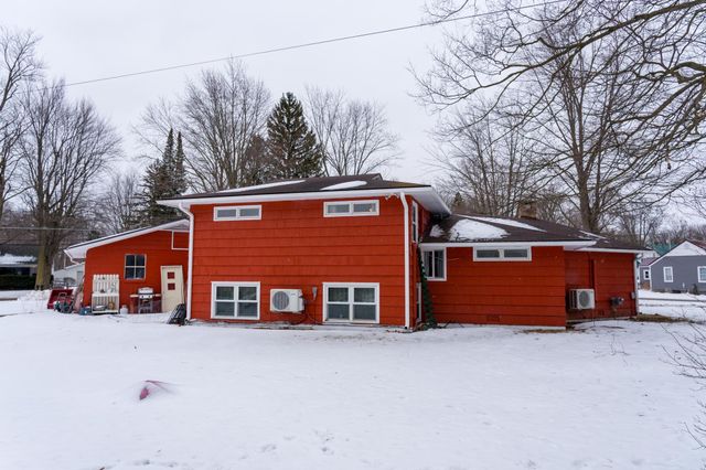 209 N Chippewa, Shepherd, MI 48883