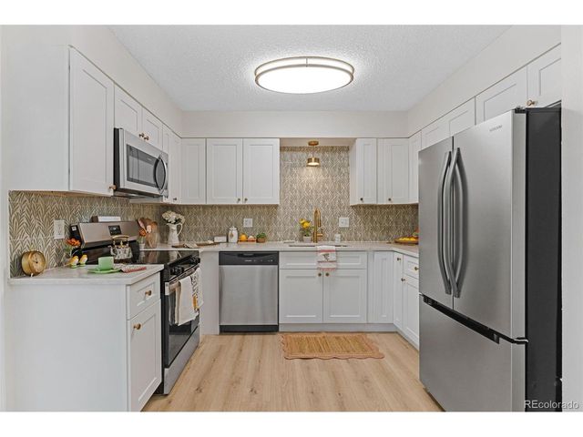 2512 Woodvalley Ct, Fort Collins, CO 80521
