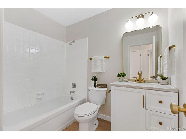 2512 Woodvalley Ct, Fort Collins, CO 80521