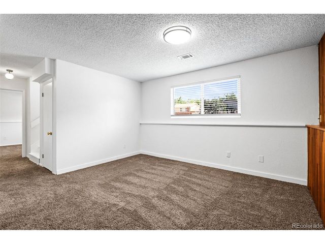 2512 Woodvalley Ct, Fort Collins, CO 80521