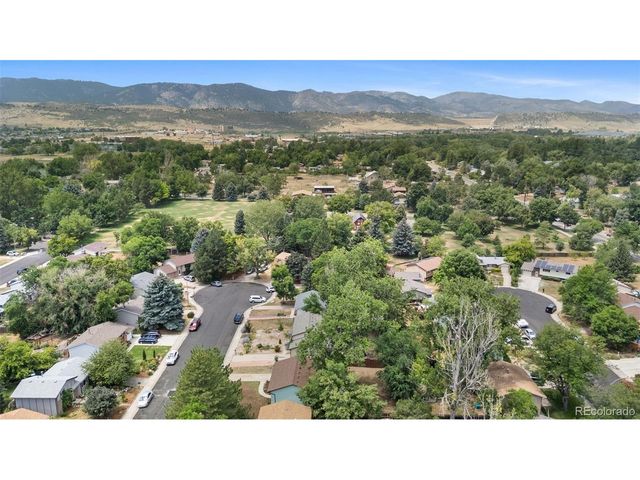 2512 Woodvalley Ct, Fort Collins, CO 80521