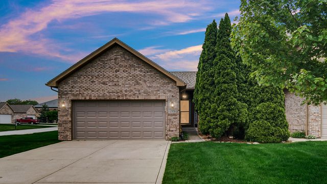 10578 Ontario Drive, Crown Point, IN 46307