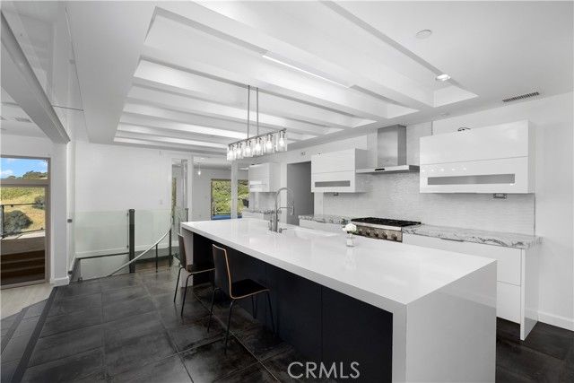 2637 N Mountain Avenue, Claremont, CA 91711