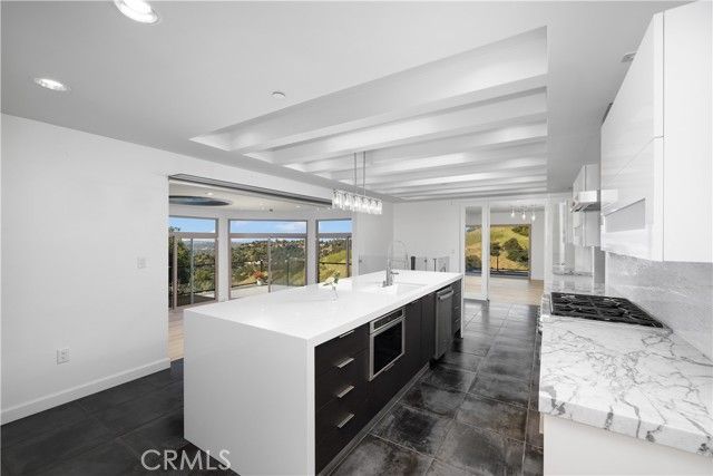 2637 N Mountain Avenue, Claremont, CA 91711