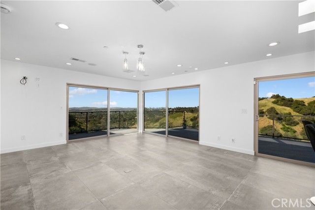 2637 N Mountain Avenue, Claremont, CA 91711