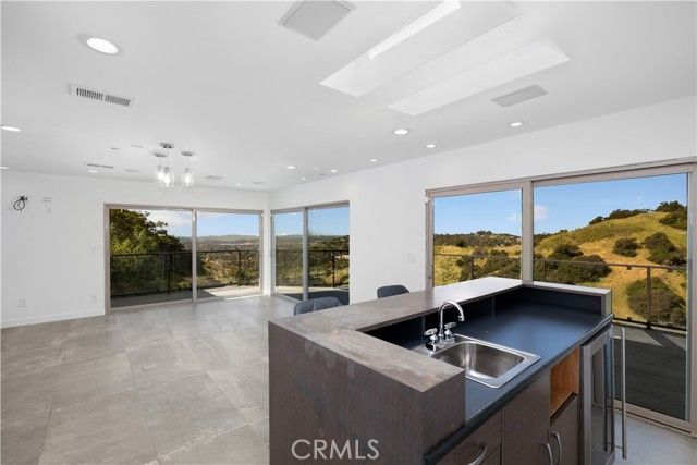 2637 N Mountain Avenue, Claremont, CA 91711