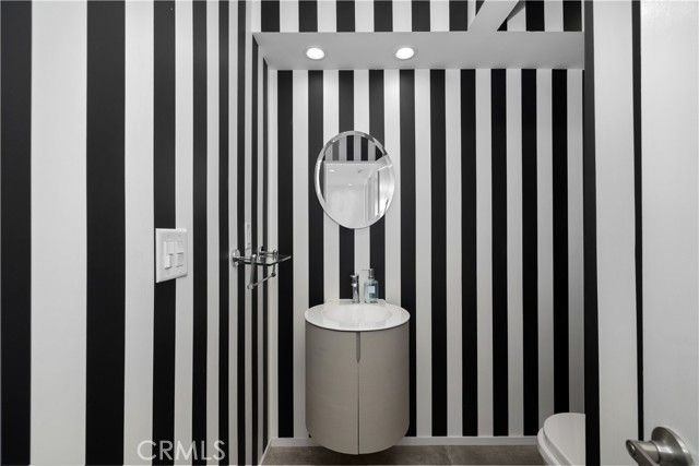 2637 N Mountain Avenue, Claremont, CA 91711