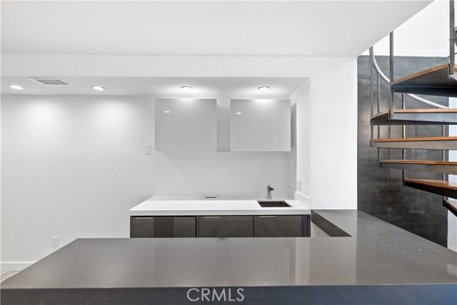 2637 N Mountain Avenue, Claremont, CA 91711