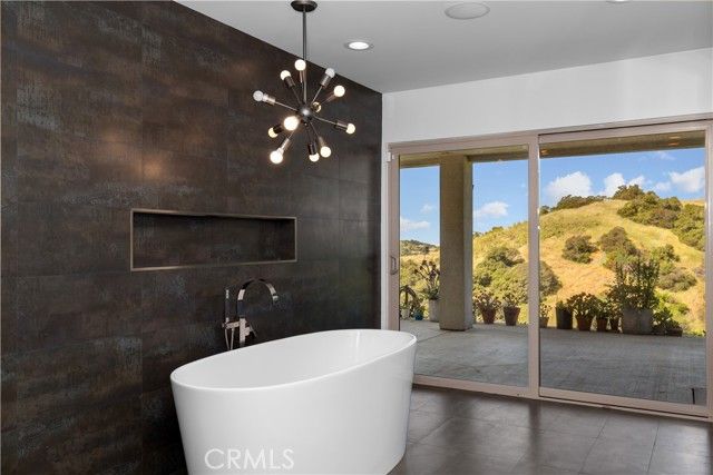 2637 N Mountain Avenue, Claremont, CA 91711