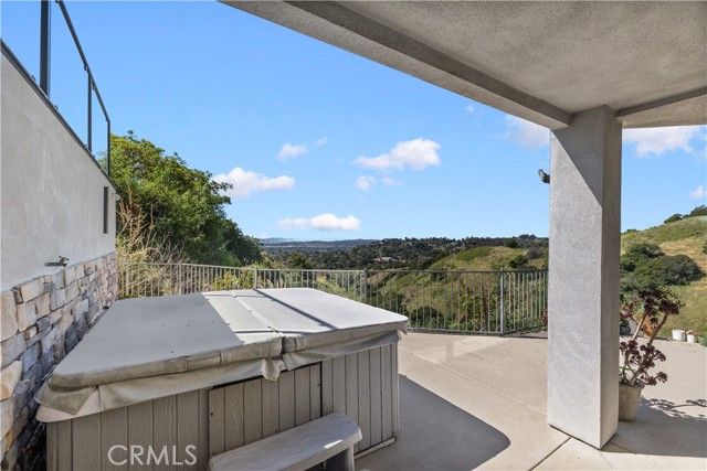 2637 N Mountain Avenue, Claremont, CA 91711