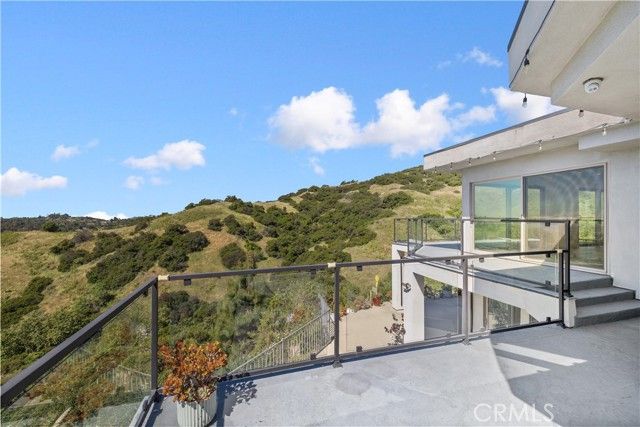 2637 N Mountain Avenue, Claremont, CA 91711