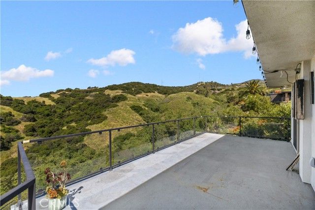 2637 N Mountain Avenue, Claremont, CA 91711