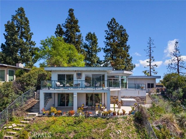 2637 N Mountain Avenue, Claremont, CA 91711