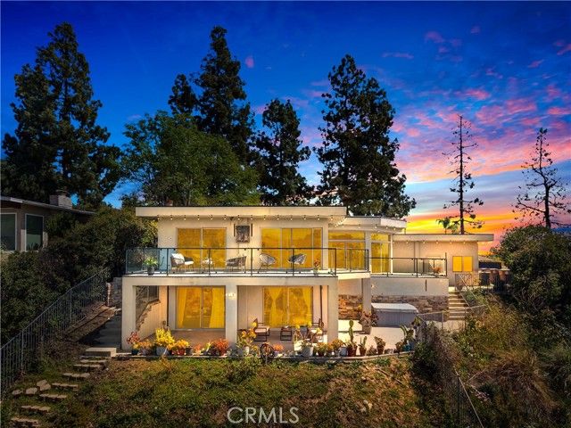 2637 N Mountain Avenue, Claremont, CA 91711