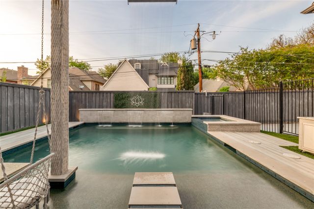 2716 Stanford Avenue, University Park, TX 75225