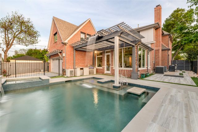 2716 Stanford Avenue, University Park, TX 75225