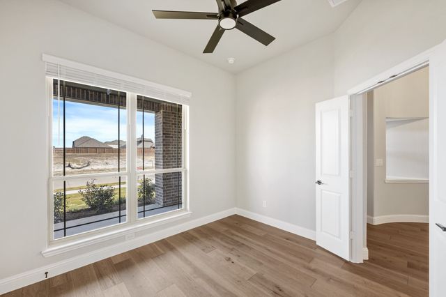 211 Memory Lane, Waxahachie, TX 75165