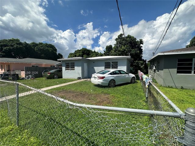 10229 SW 175th St, Miami, FL 33157