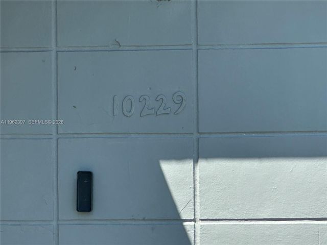 10229 SW 175th St, Miami, FL 33157