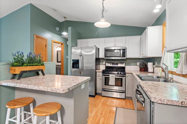 735 Marigold Drive, Cambridge, MN 55008