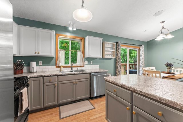 735 Marigold Drive, Cambridge, MN 55008
