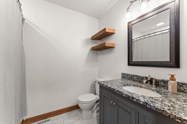 735 Marigold Drive, Cambridge, MN 55008