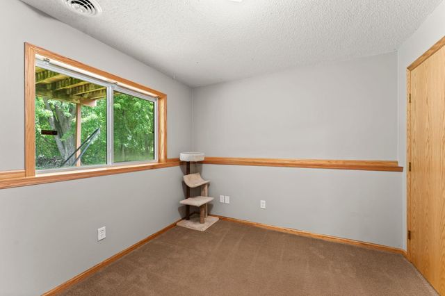 735 Marigold Drive, Cambridge, MN 55008