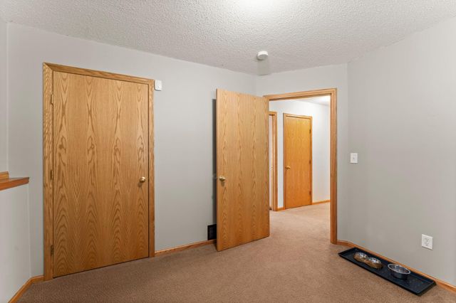 735 Marigold Drive, Cambridge, MN 55008