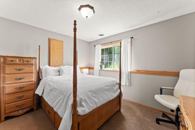 735 Marigold Drive, Cambridge, MN 55008