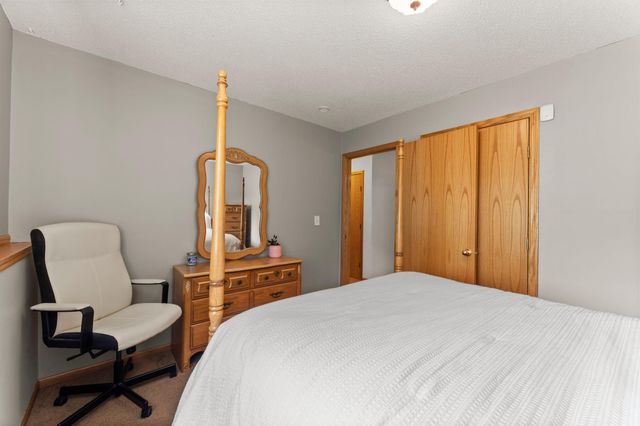 735 Marigold Drive, Cambridge, MN 55008