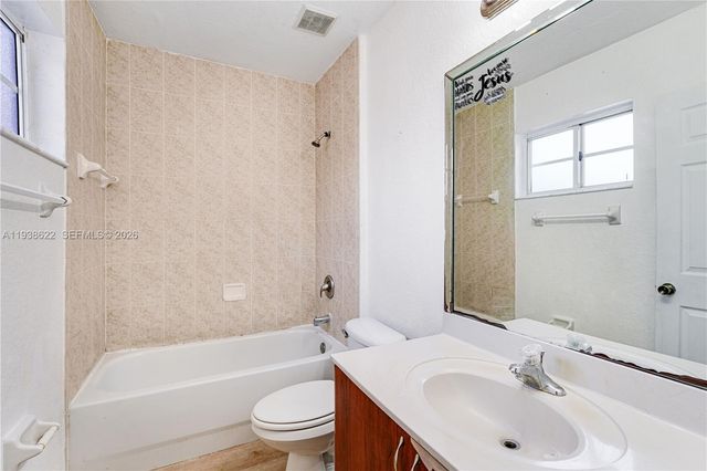 631 SW 10th St, Florida City, FL 33034