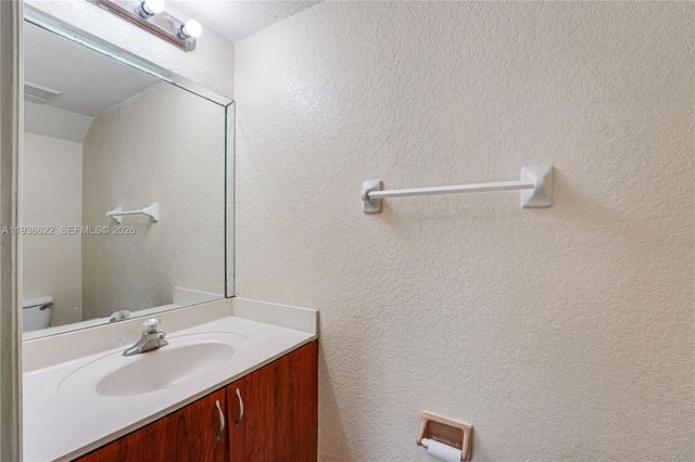 631 SW 10th St, Florida City, FL 33034