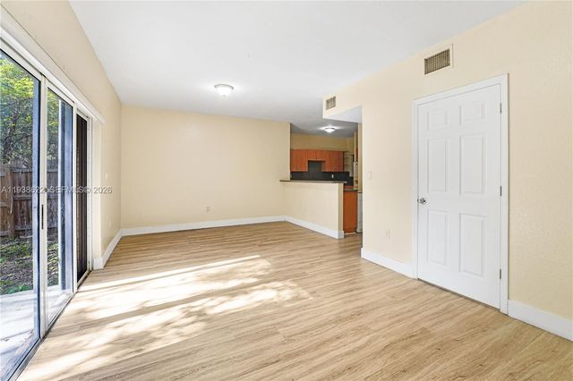 631 SW 10th St, Florida City, FL 33034